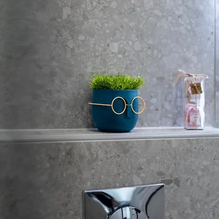 Kapparis Flat 22 *