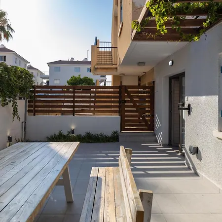 Kapparis Flat 22 *